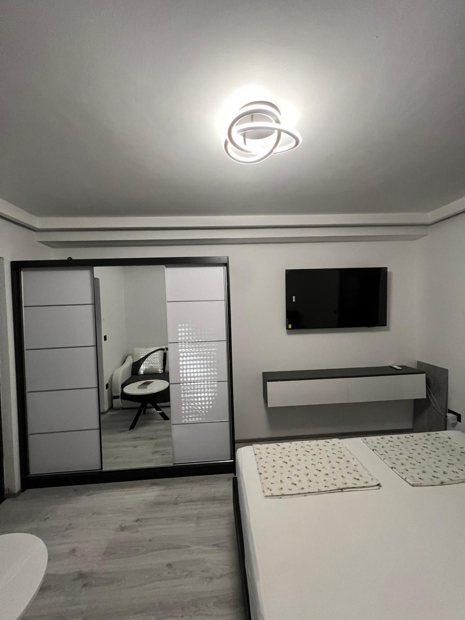 Ivana Black & White Apartments - Marusici Marusici  Exterior photo