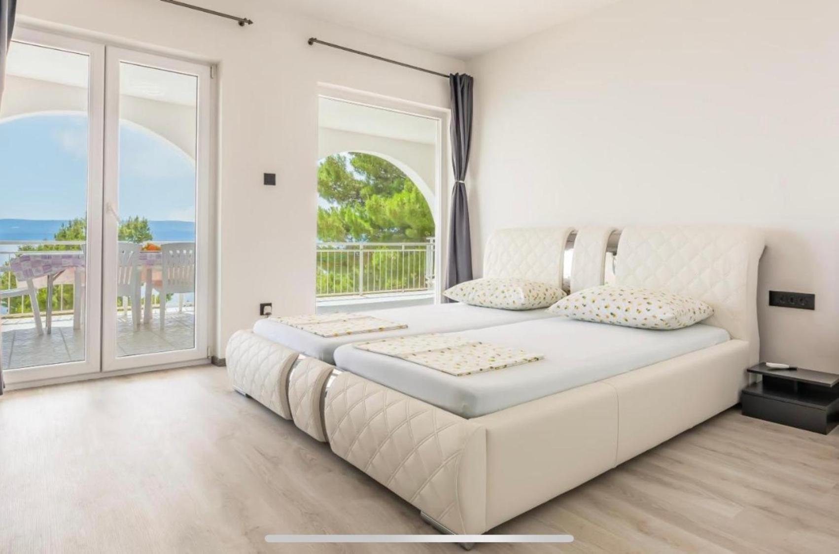 Ivana Black & White Apartments - Marusici Marusici  Exterior photo