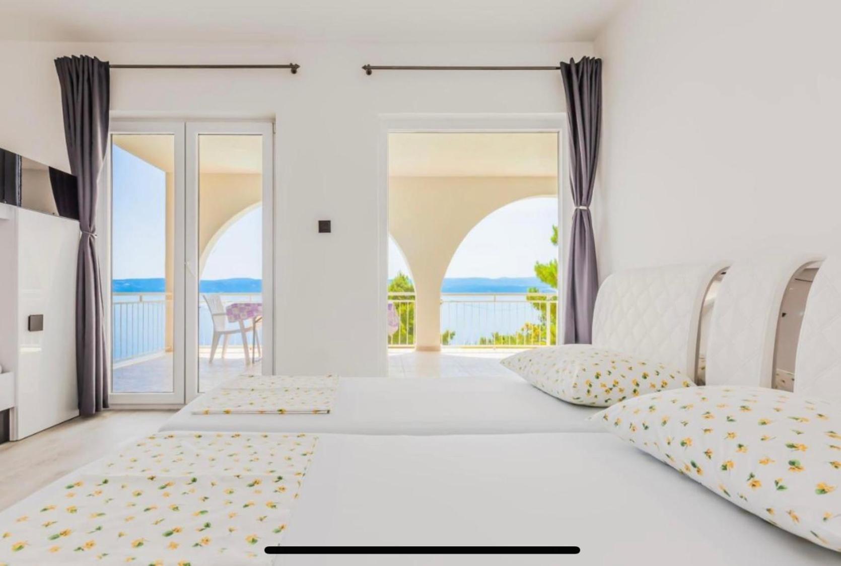 Ivana Black & White Apartments - Marusici Marusici  Exterior photo
