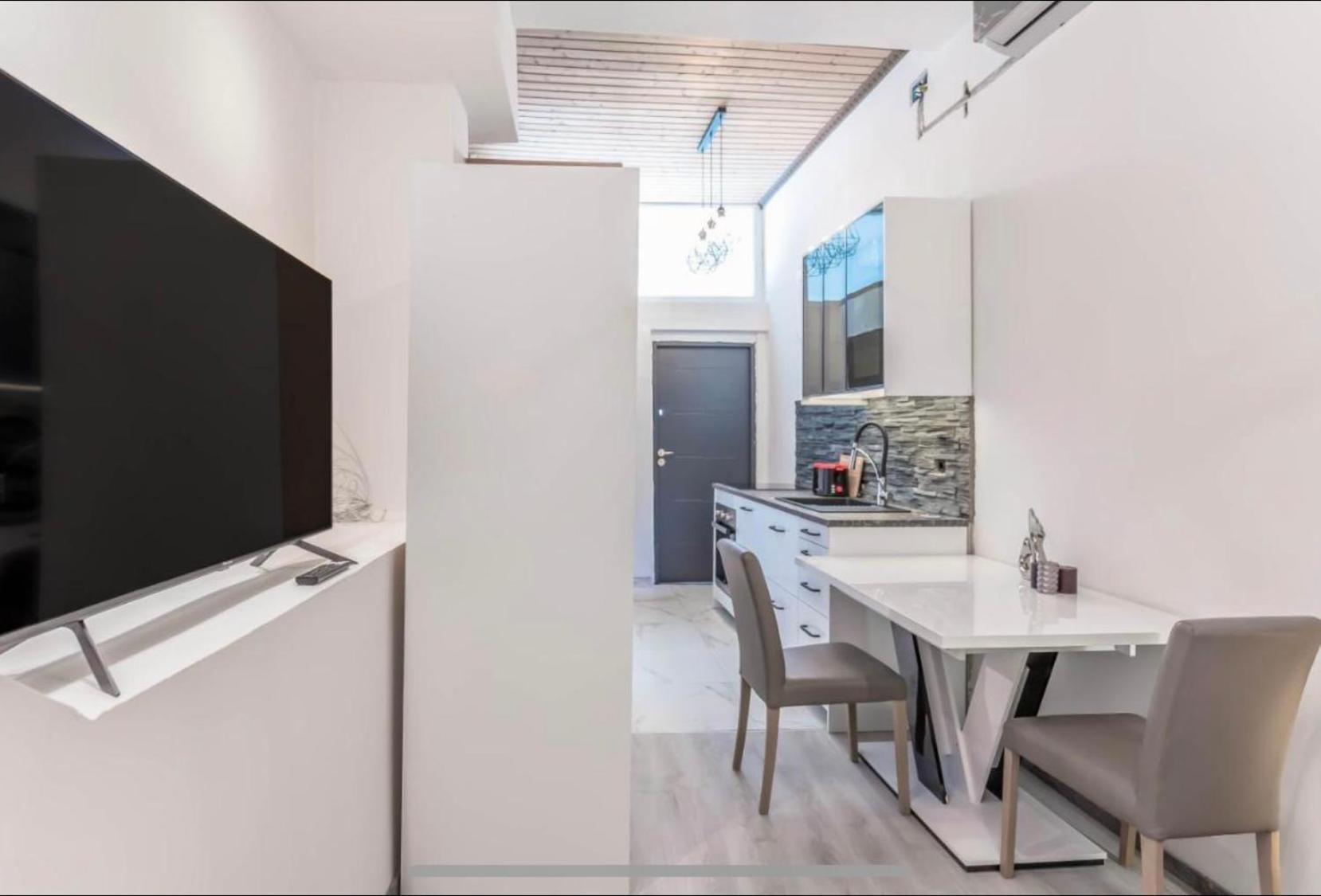 Ivana Black & White Apartments - Marusici Marusici  Exterior photo