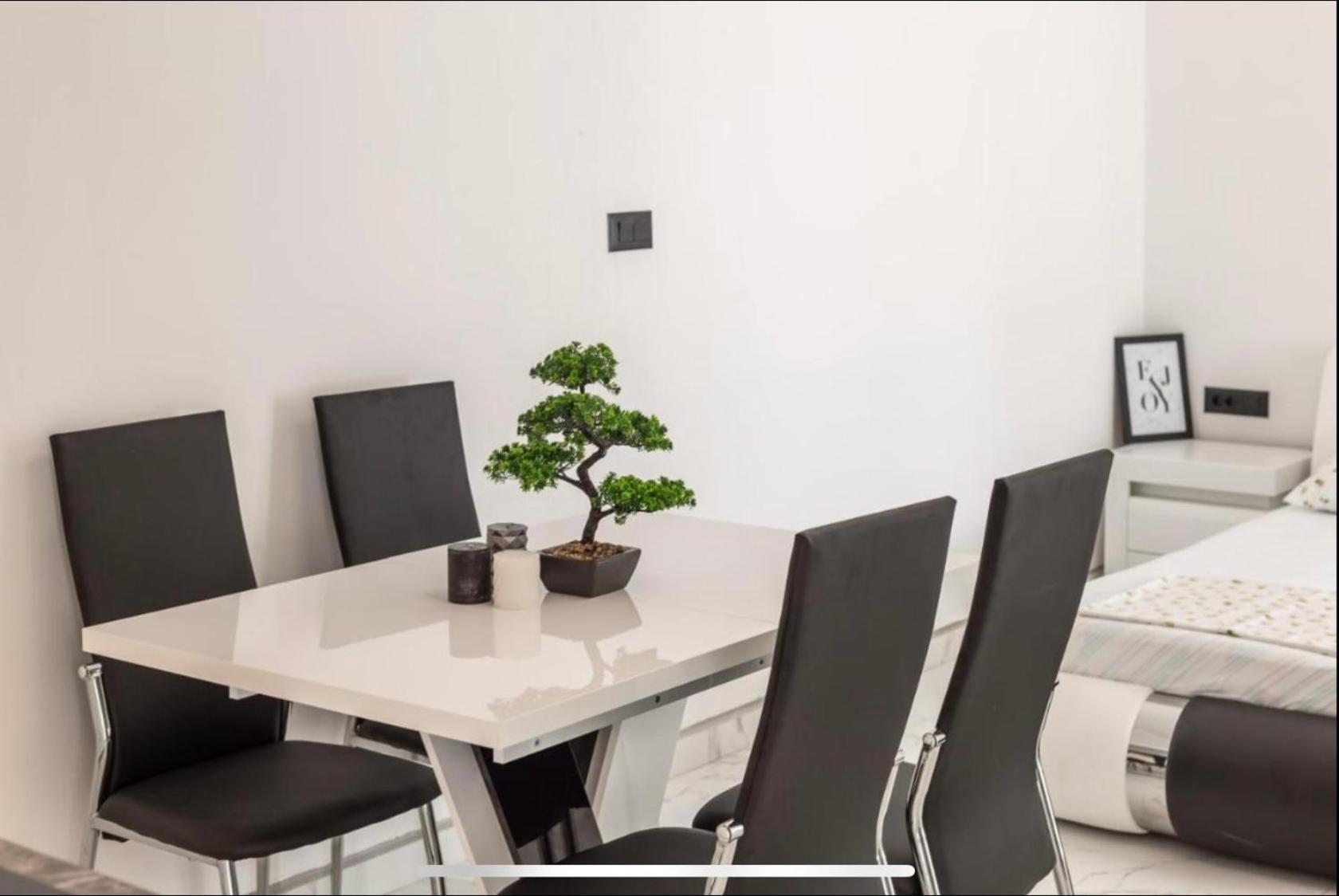 Ivana Black & White Apartments - Marusici Marusici  Exterior photo