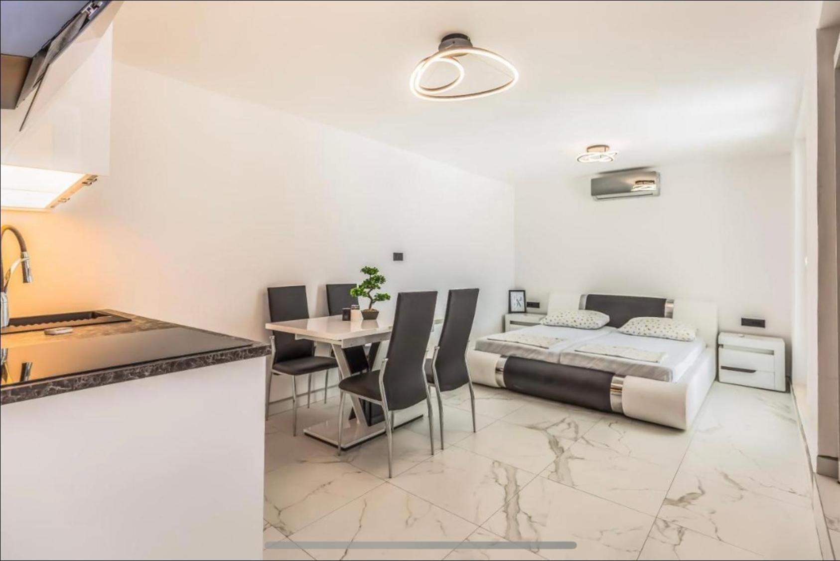Ivana Black & White Apartments - Marusici Marusici  Exterior photo