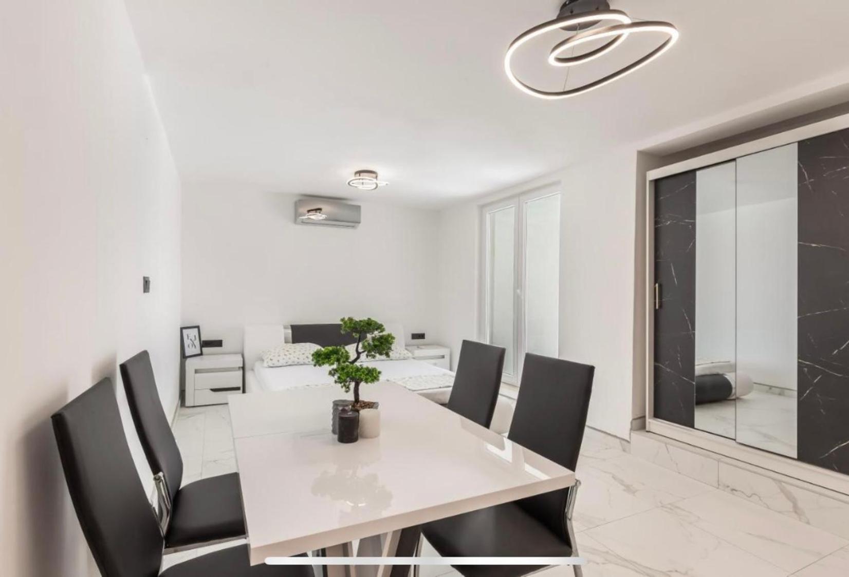 Ivana Black & White Apartments - Marusici Marusici  Exterior photo